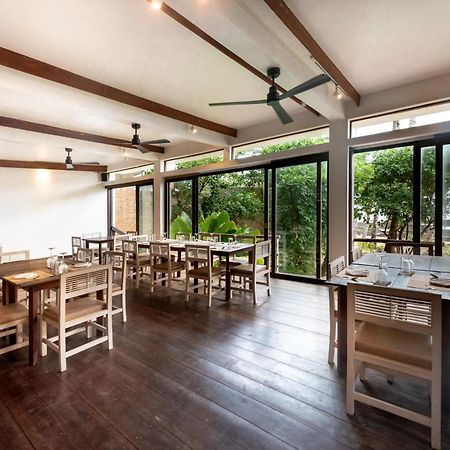 L'Osteria Luxe Beachfront B&B General Luna  Dış mekan fotoğraf