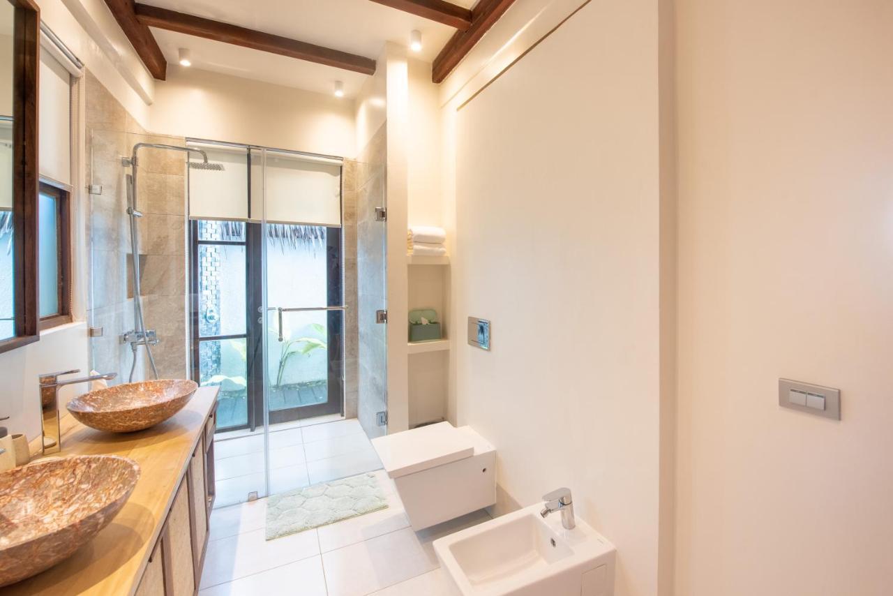 L'Osteria Luxe Beachfront B&B General Luna  Dış mekan fotoğraf