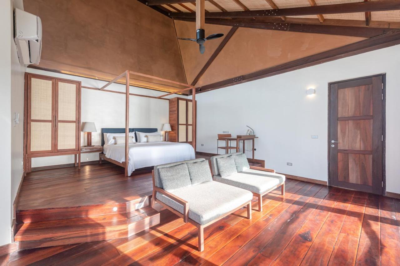 L'Osteria Luxe Beachfront B&B General Luna  Dış mekan fotoğraf