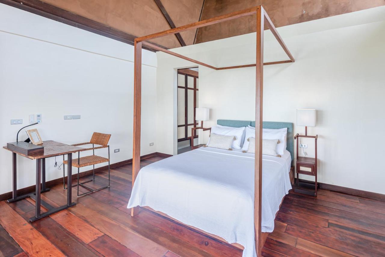 L'Osteria Luxe Beachfront B&B General Luna  Dış mekan fotoğraf