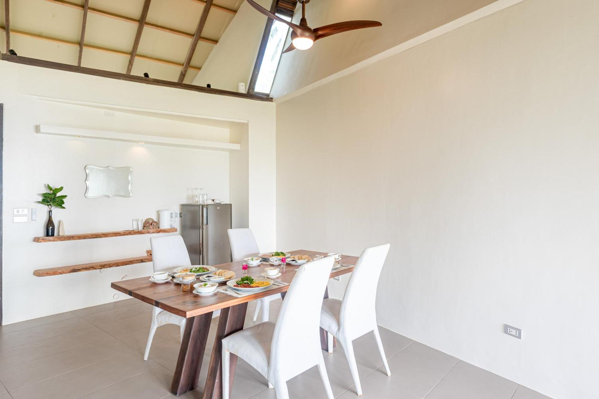 L'Osteria Luxe Beachfront B&B General Luna  Dış mekan fotoğraf