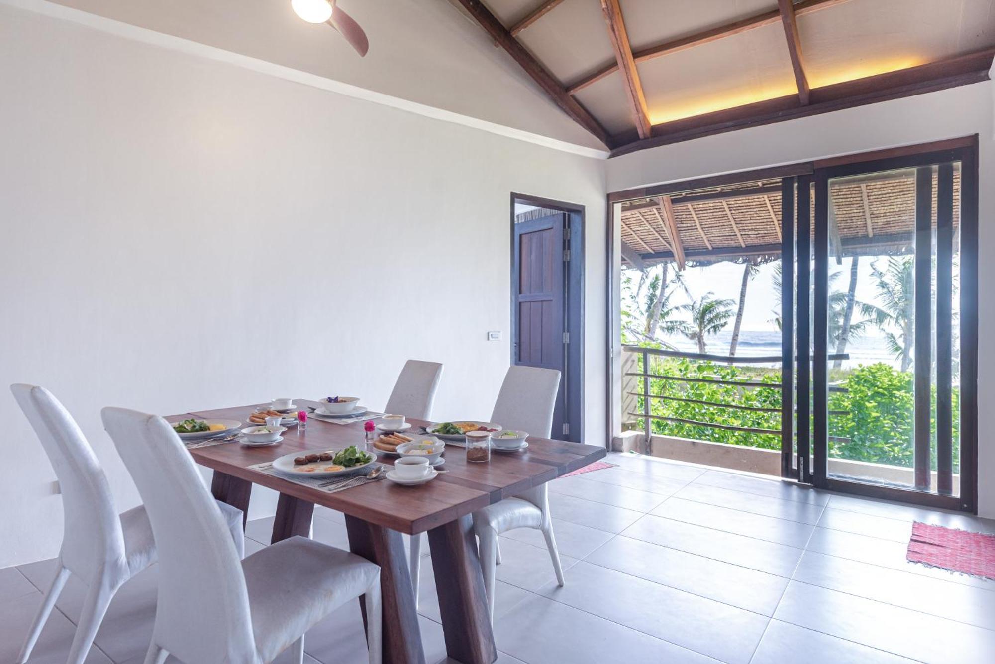 L'Osteria Luxe Beachfront B&B General Luna  Dış mekan fotoğraf