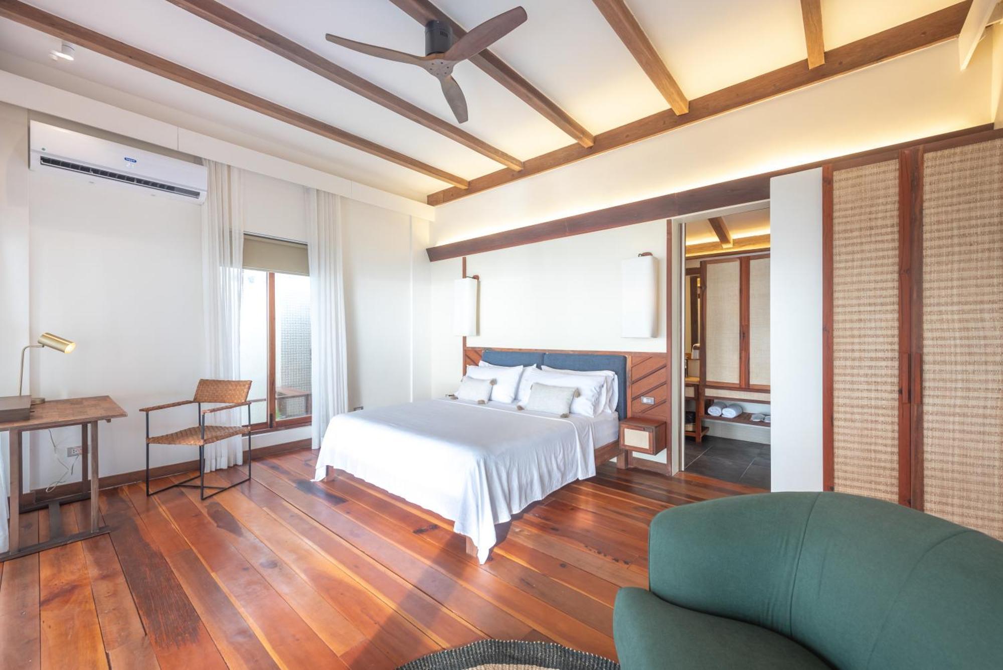L'Osteria Luxe Beachfront B&B General Luna  Dış mekan fotoğraf