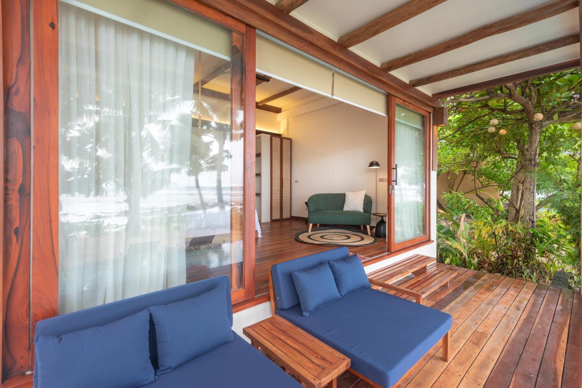 L'Osteria Luxe Beachfront B&B General Luna  Dış mekan fotoğraf